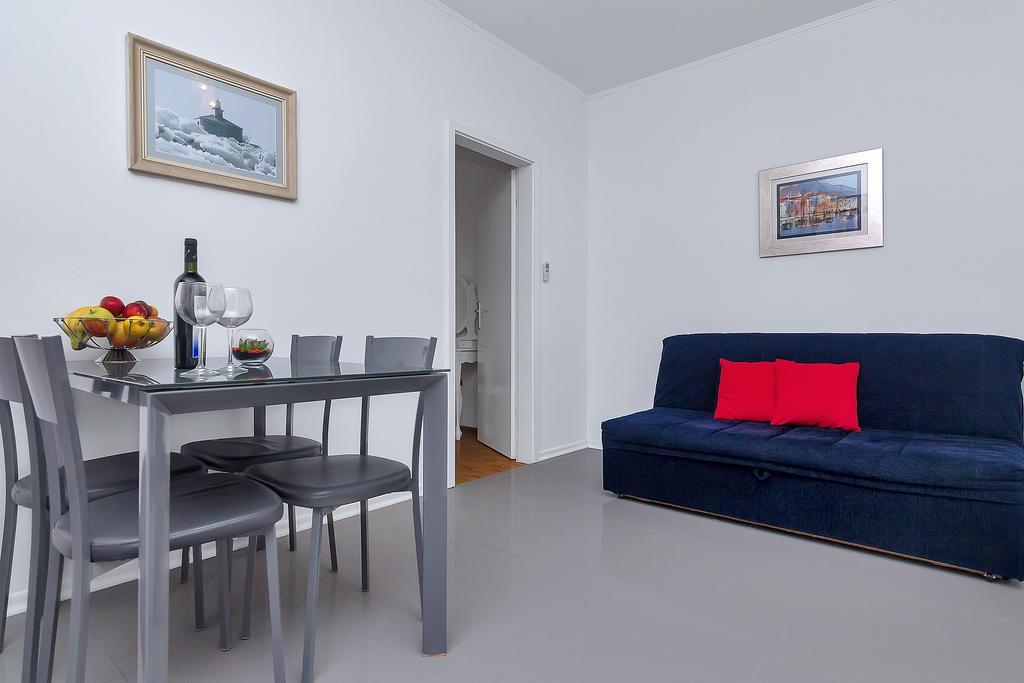 Apartments Smiljka Makarska Esterno foto